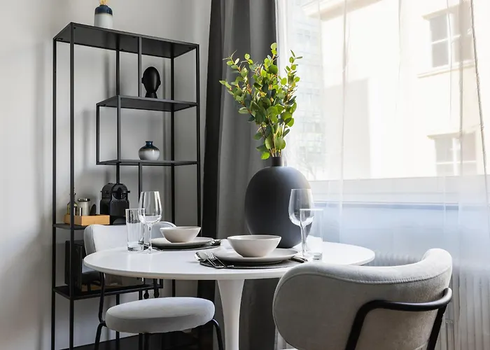 Bright In Center With A Modern Design Apartamento
