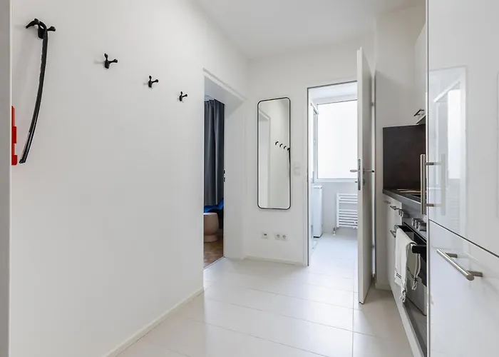 Bright In Center With A Modern Design Apartamento